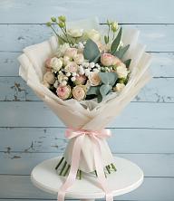 Букет цветов из:  Розы и Лизиантусы в Зеленогорском