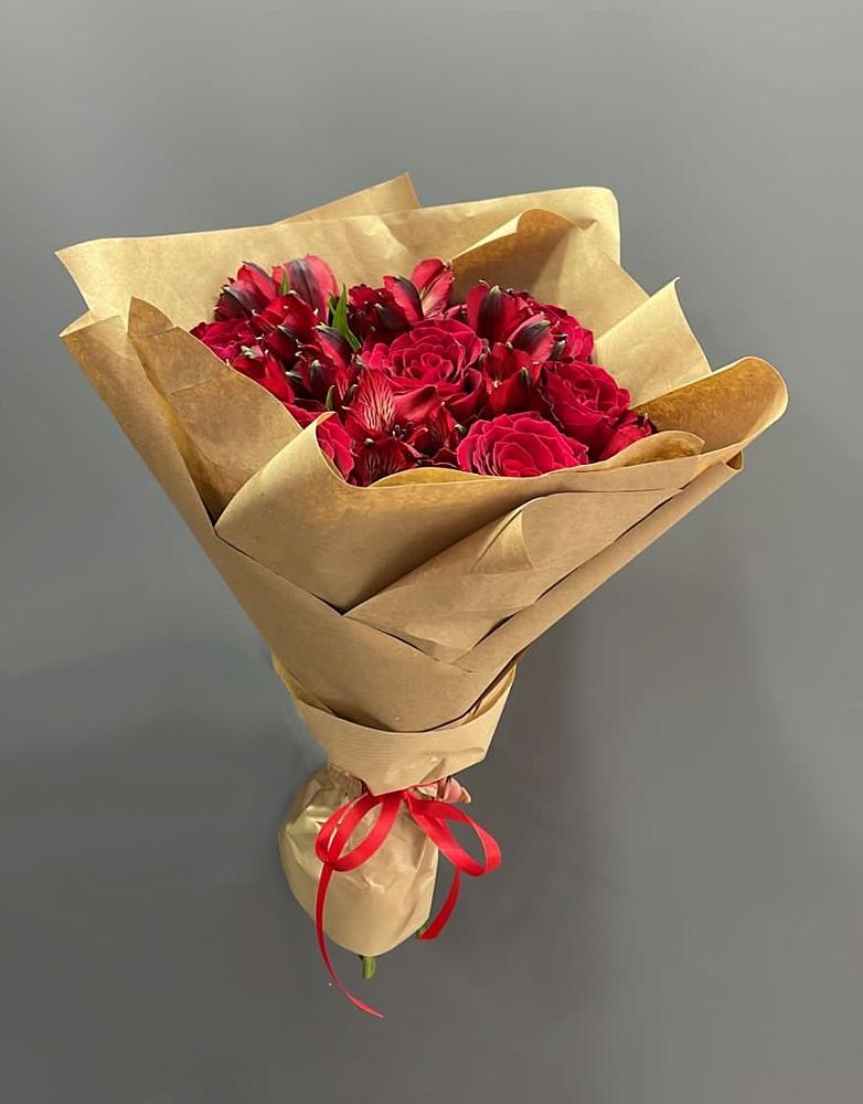 Букет цветов из: Альстромерии и Розы в Зеленогорском