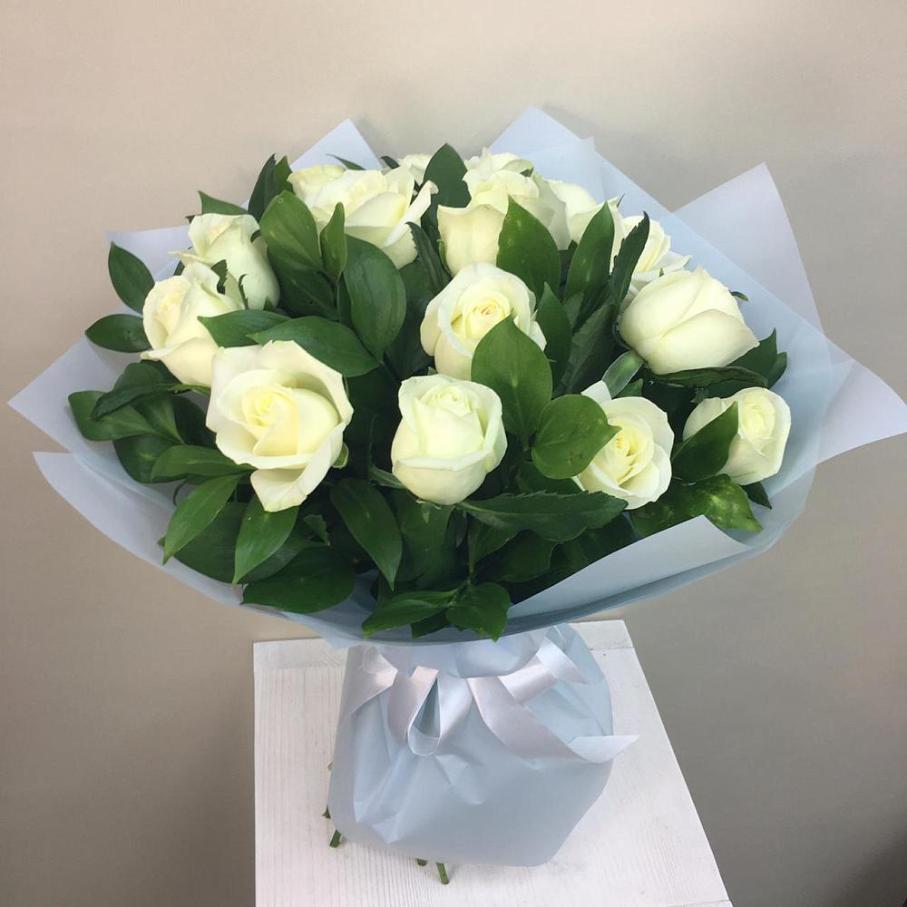 Букет 15 Белых роз Проуд в Зеленогорском