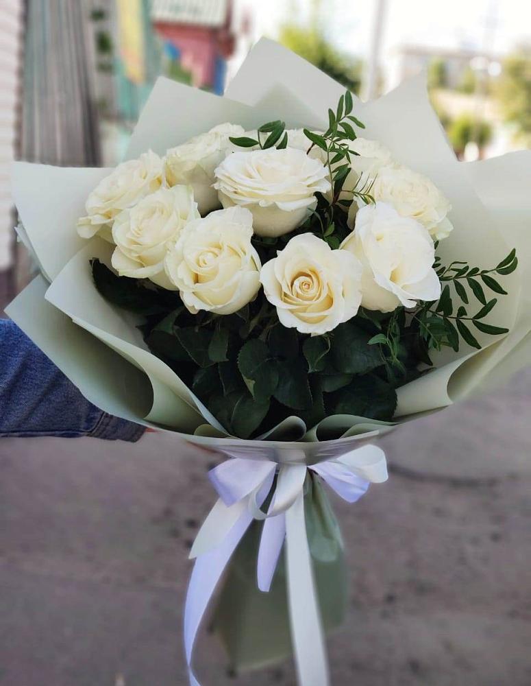 Букет Белые розы Проуд в Зеленогорском