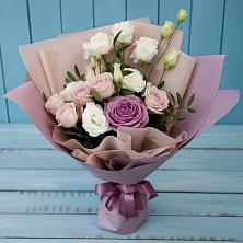 Букет цветов из:  Розы и Лизиантусы в Зеленогорском