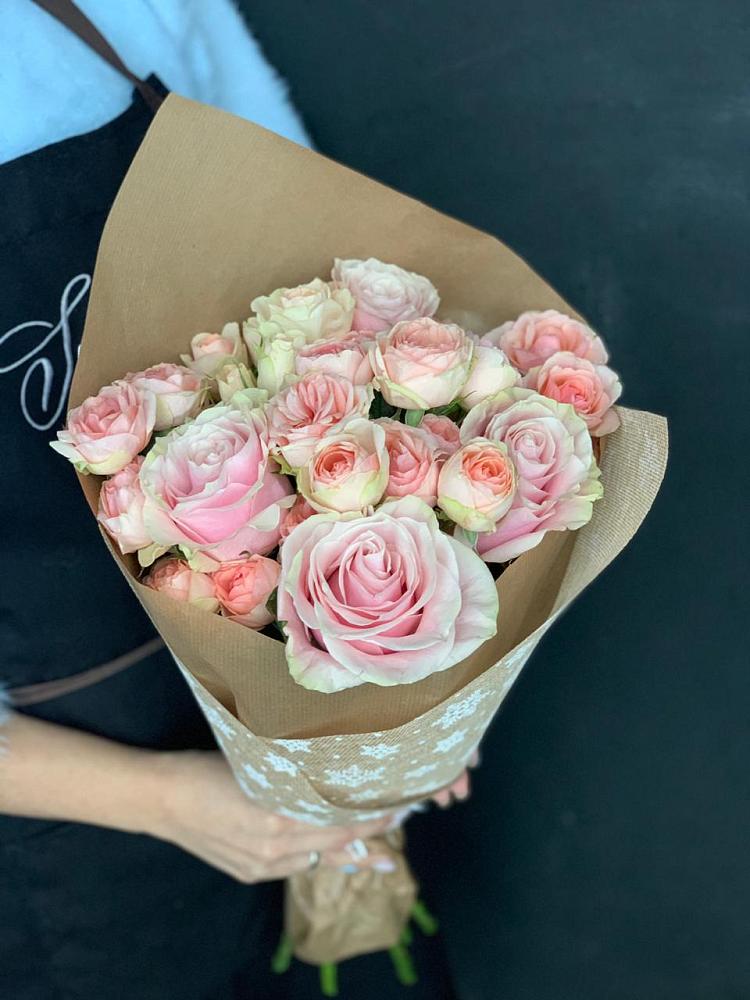 Букет цветов из: Хризантемы и Розы в Зеленогорском