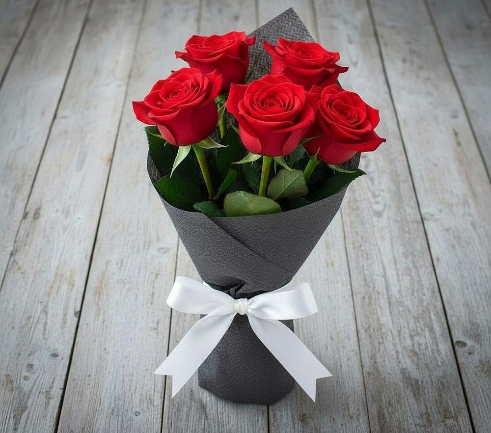 Букет 5 Красных роз Эдлесс Лав в Зеленогорском