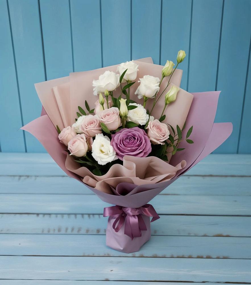 Букет цветов из: Розы и Лизиантусы в Зеленогорском